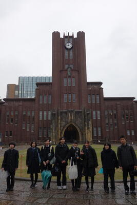 東京大学 安田講堂前